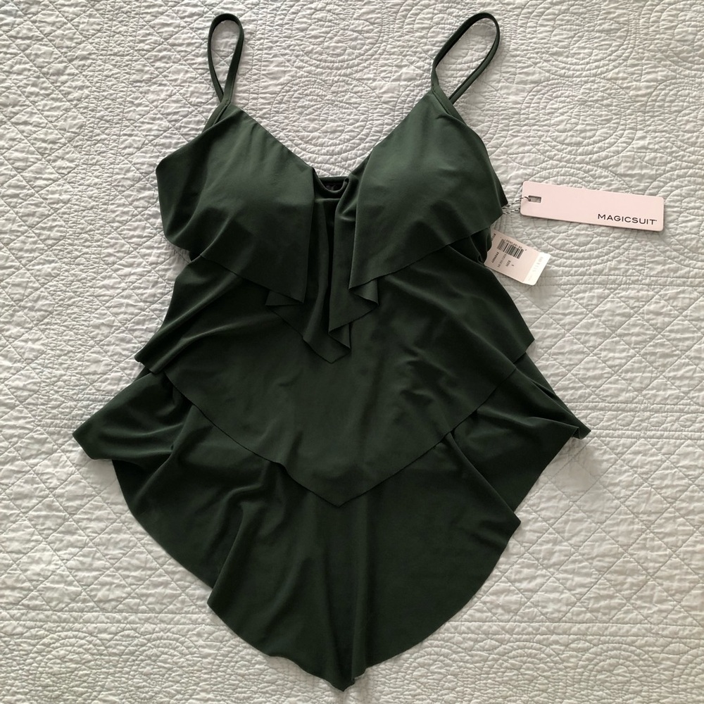 Magicsuit Rita tankini top. Size 8. NWT